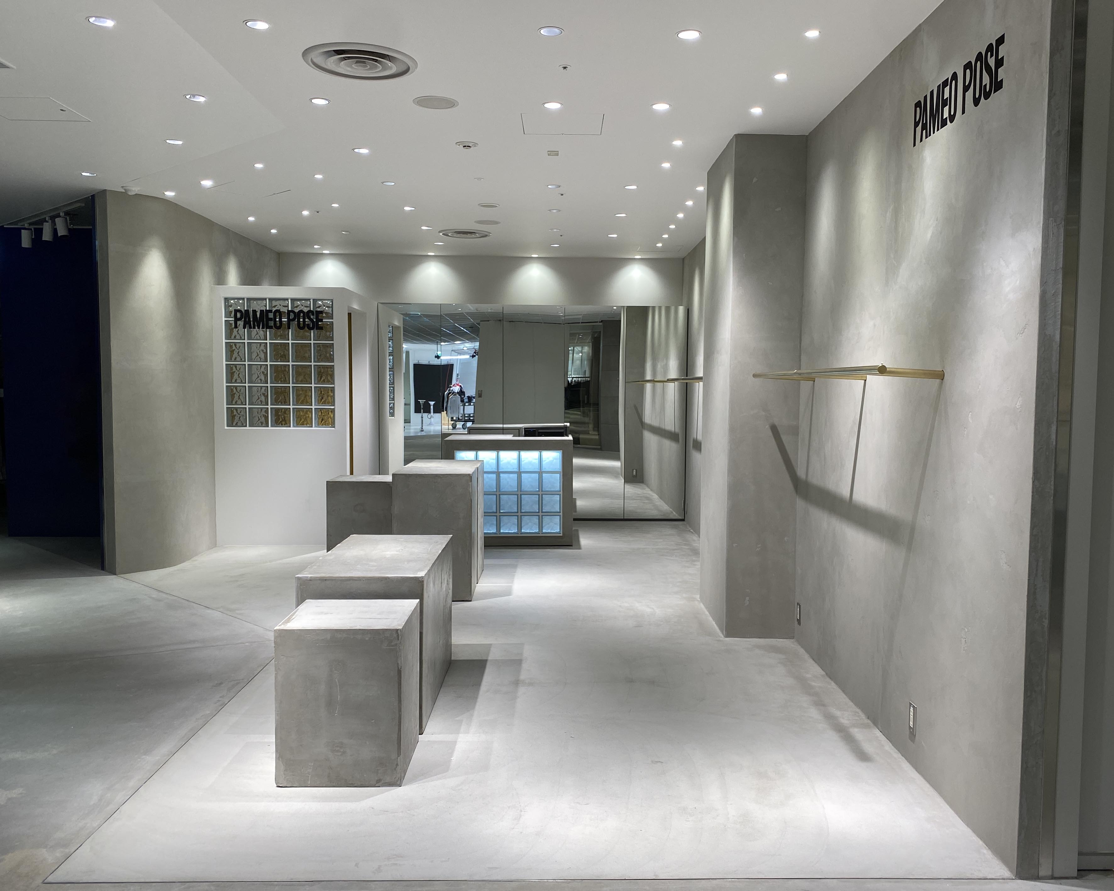 PAMEO POSE RYOSUKE AKAGI DESIGN